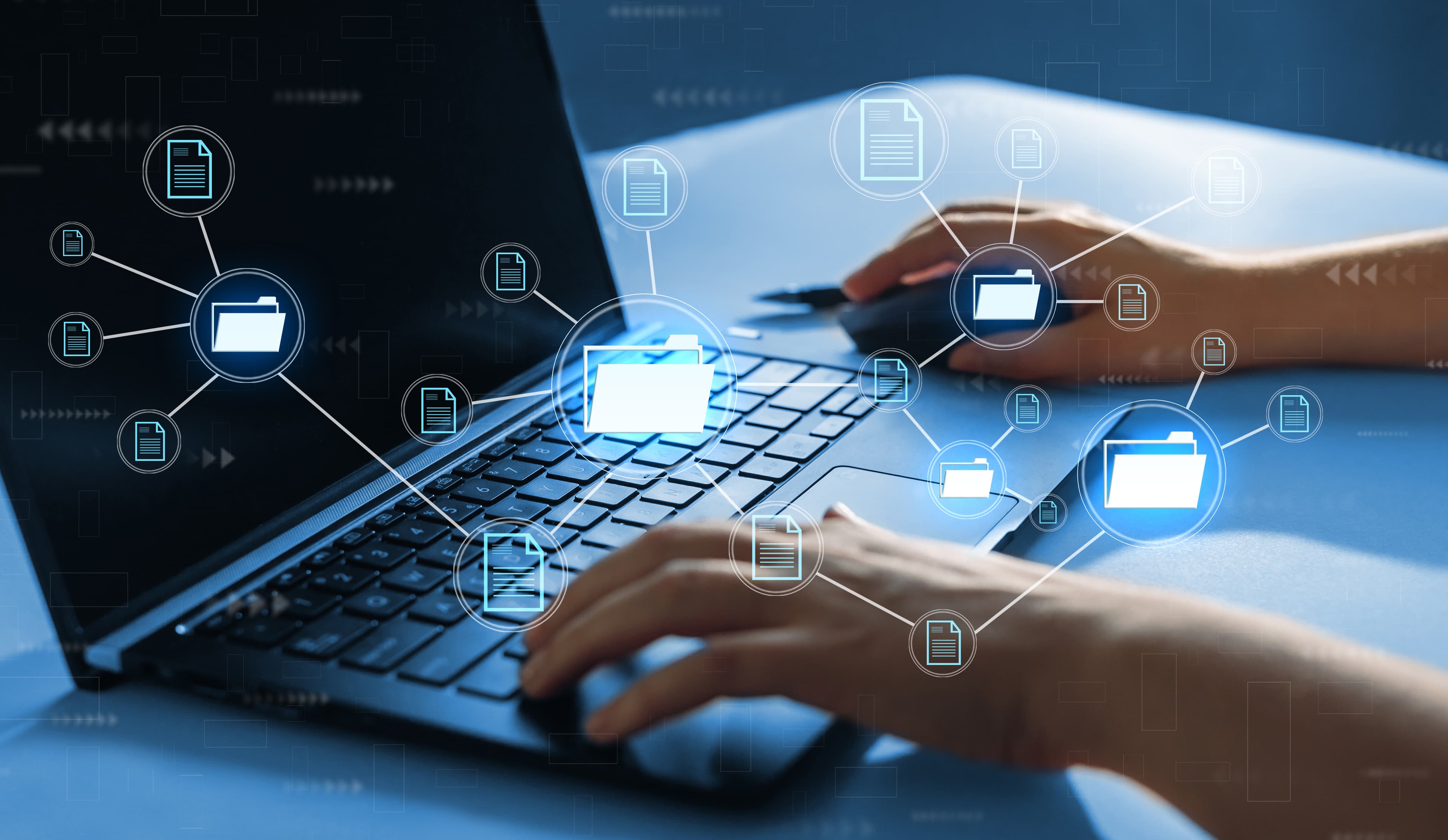 Ordinateur avec des logos de fichiers pour explorer une base de données