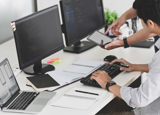 Stagiaire suivant une formation Bases de données